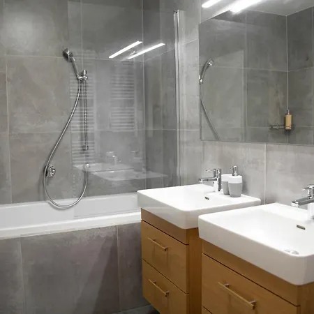 Newly Built With Balcony, Ac And Free Indoor Garage Prague