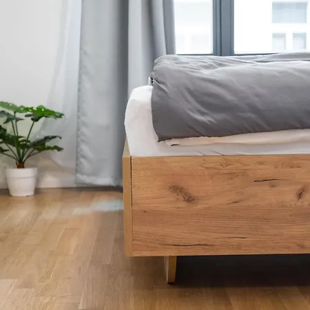 Newly Built With Balcony, Ac And Free Indoor Garage * Praag