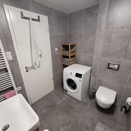 Apartamento Newly Built With Balcony, Ac And Free Indoor Garage