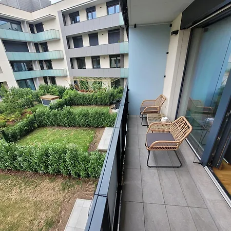 Lejlighed Newly Built With Balcony, Ac And Free Indoor Garage *